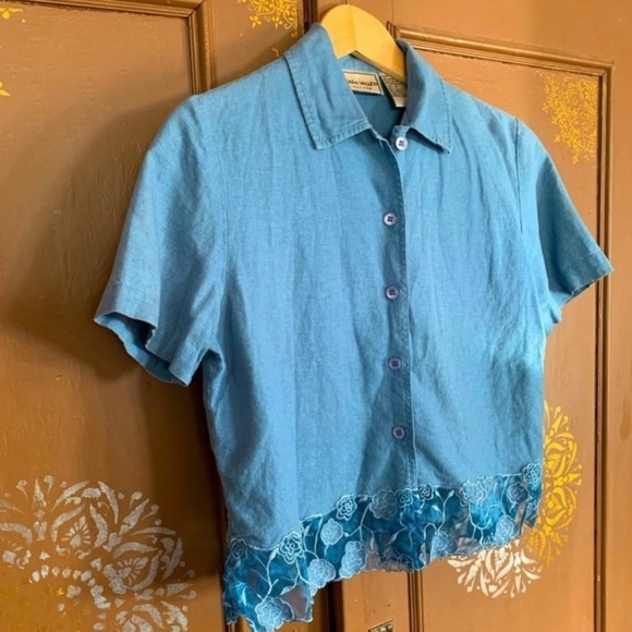 Tops - VTG Blue Women’s Short Sleeve Button Down Collar Blouse w Lace Trim sz M Petite